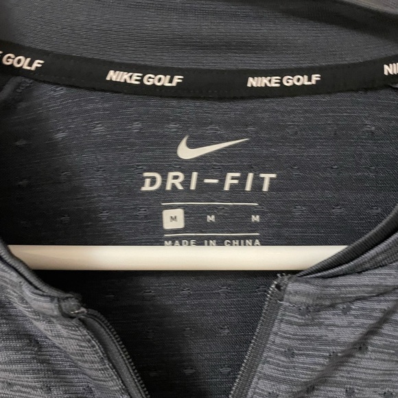 Nike Golf Quarter Zip - Picture 3 of 4